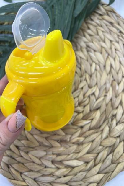 Поильник пластик Бусинка 6мес+ 250мл (Цвет: Жёлтый)